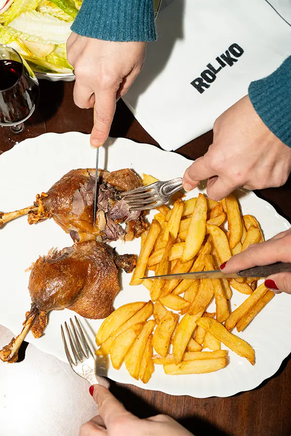 Plat signature: confit de canard